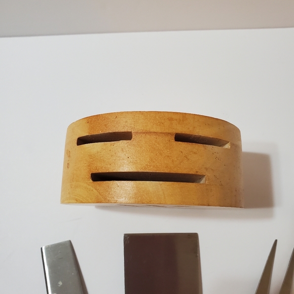 Cheese Knife & Wooden Block Set Initialed "W" - Picture 6 of 13